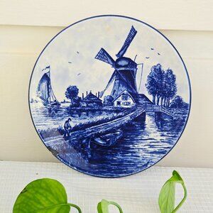 3/$75🥳 Vintage Mid Century Delft Blue Decorative Wall Plate – Hand Painted